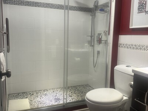 2 Clean Bright rooms,  MAIN FLR 