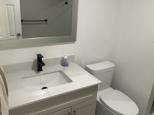 2 Clean Bright rooms,  MAIN FLR 