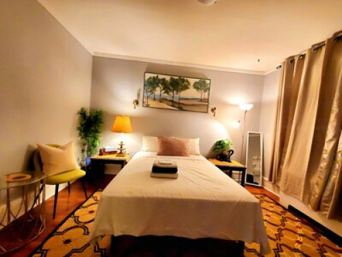 Merj's Guest House 