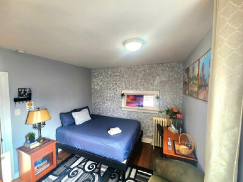 Merj's Guest House 