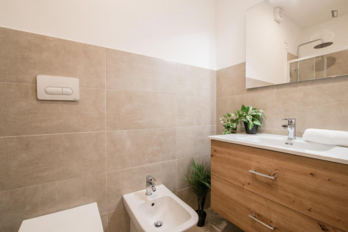 Double bedroom with private bathroom close to Università di Padova