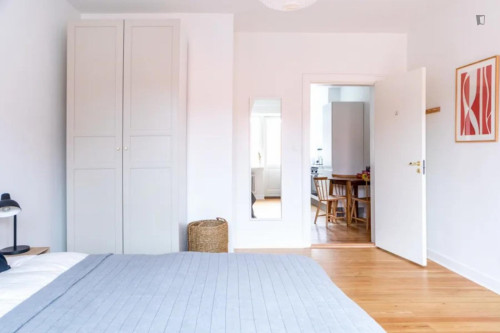 Bright double bedroom in Latinerkvarteret