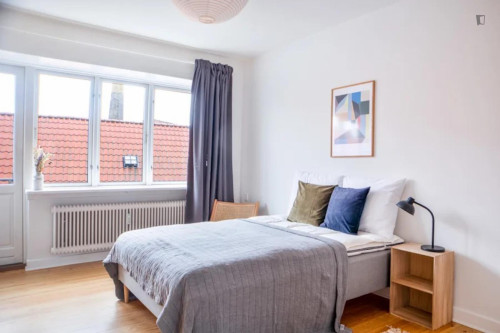 Bright double bedroom in Latinerkvarteret