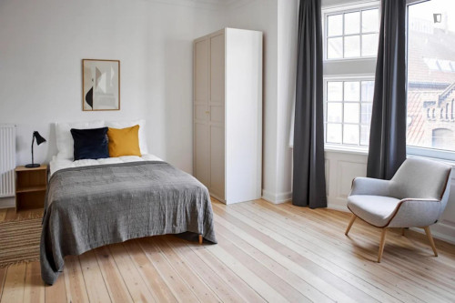 Grand double bedroom in Midtbyen