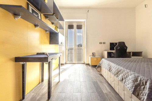 Colourful single bedroom in. the heart of Sassari