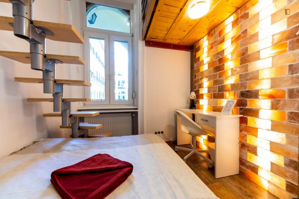Superb double bedroom in District VII