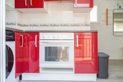 Attractive single bedroom with balcony