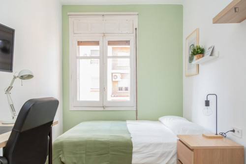 Appealing single bedroom