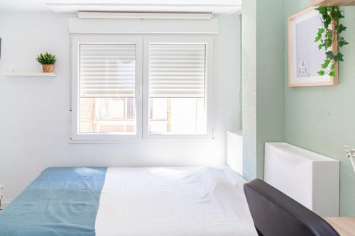 Appealing single bedroom