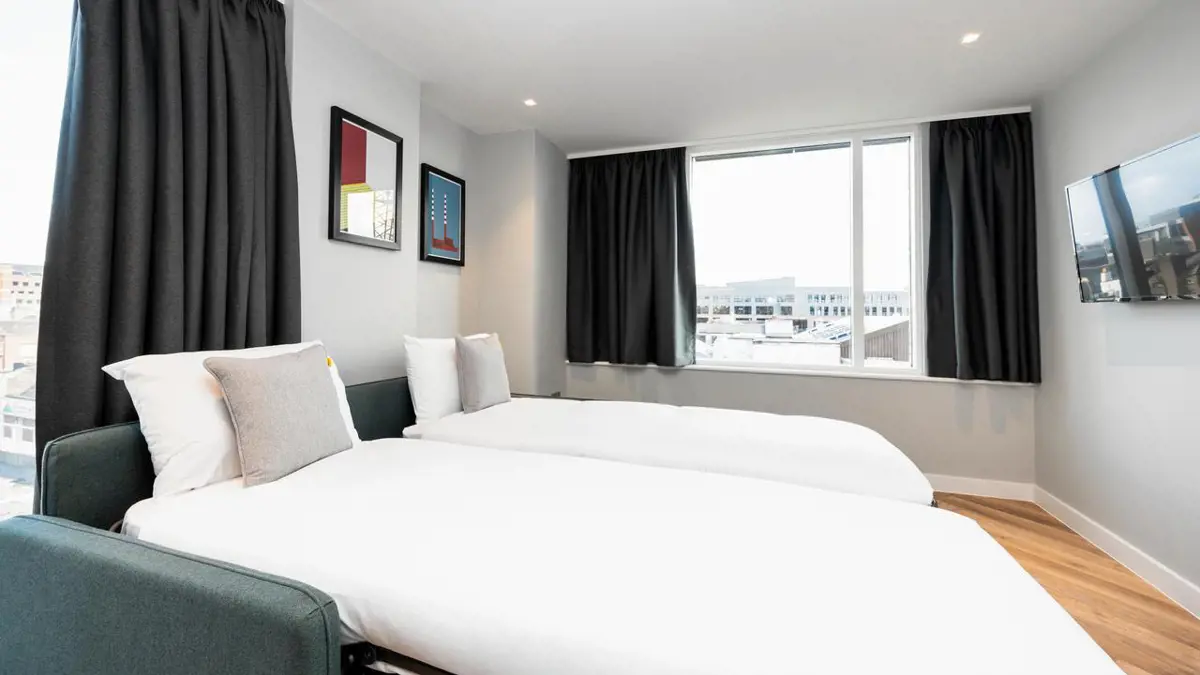1 Bedroom Apartment (Sleeps 4) - 9