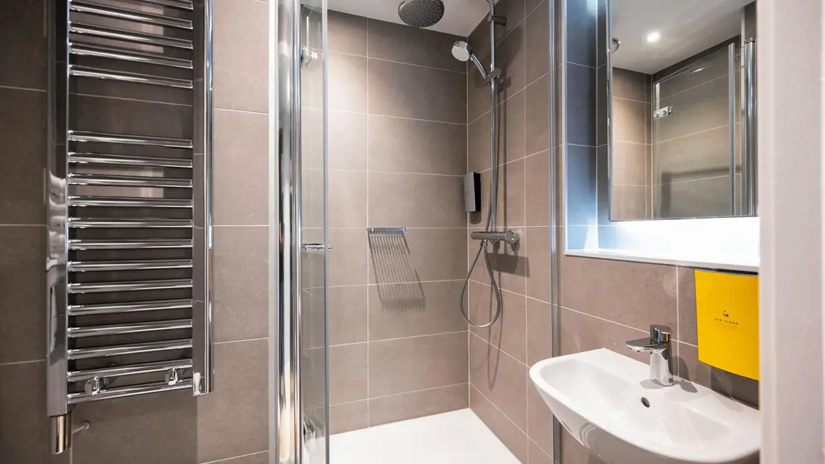 1 Bedroom Apartment (Sleeps 4) - 8