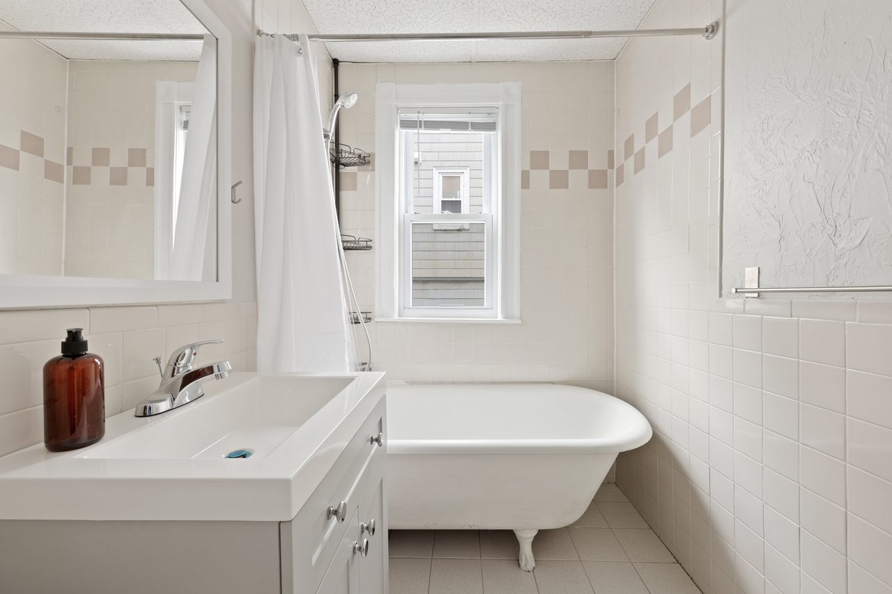  #815: Somerville - Queen Bedroom B  -  #815: Somerville  - Gallery -  5