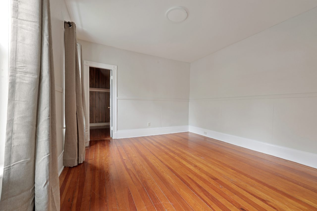 #815: Somerville - Queen Bedroom B - #815: Somerville - Gallery - 13