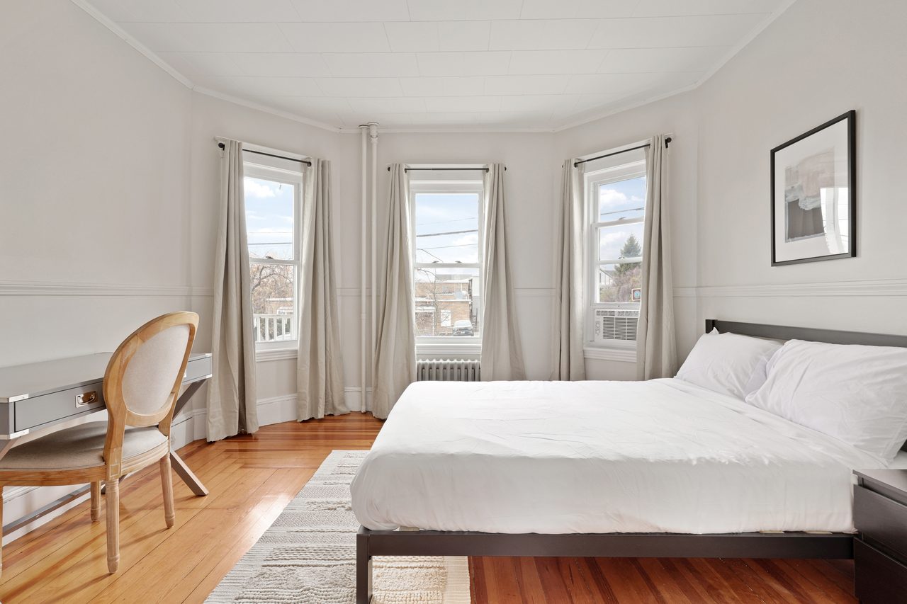 #815: Somerville - Queen Bedroom A - #815: Somerville - Gallery - 3