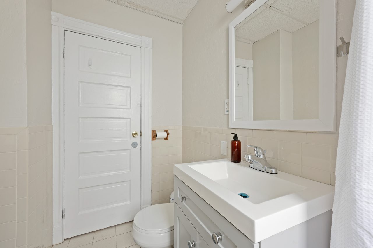  #815: Somerville - Queen Bedroom A  -  #815: Somerville  - Gallery -  10