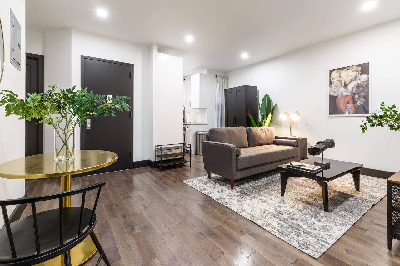  #286: Upper West Side - Queen Bedroom B  -  #286: Upper West Side  - Gallery -  7