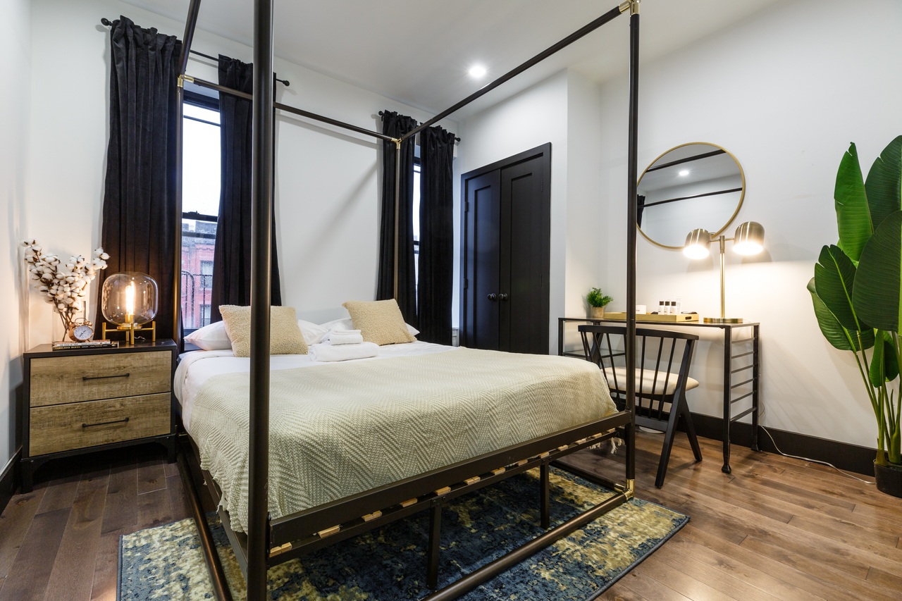  #286: Upper West Side - Queen Bedroom B  -  #286: Upper West Side  - Gallery -  8
