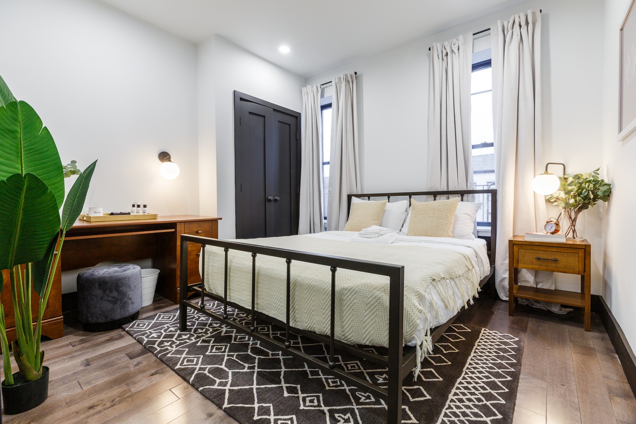  #286: Upper West Side - Queen Bedroom C  -  #286: Upper West Side  - Gallery -  2