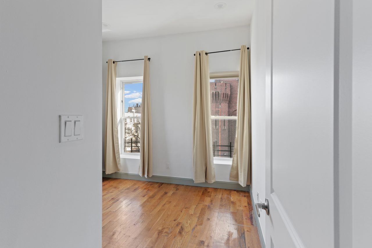 #840: Bedford-Stuyvesant - Full Bedroom A - #840: Bedford-Stuyvesant - Gallery - 3
