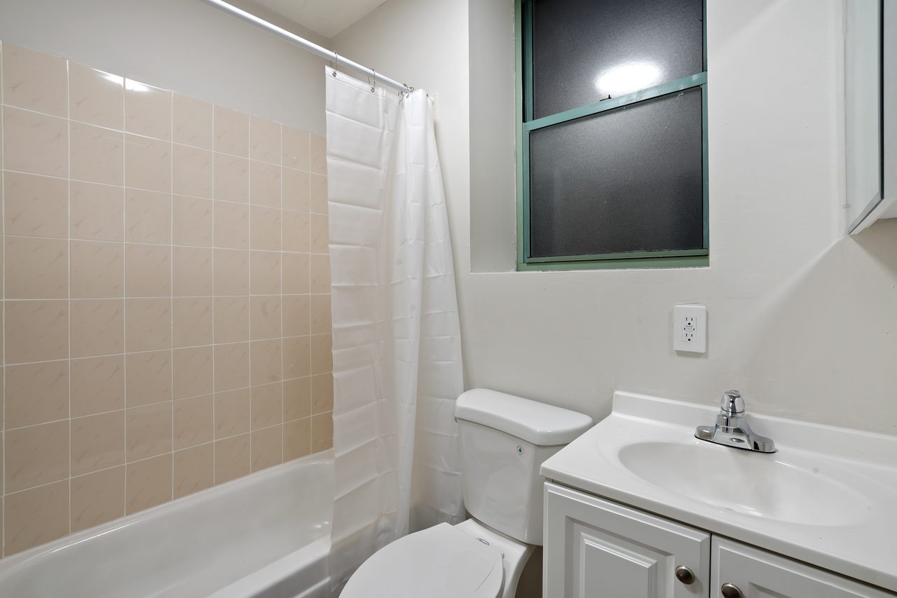  #908: Columbus Circle - Studio (Full)  -  #908: Columbus Circle  - Gallery -  3