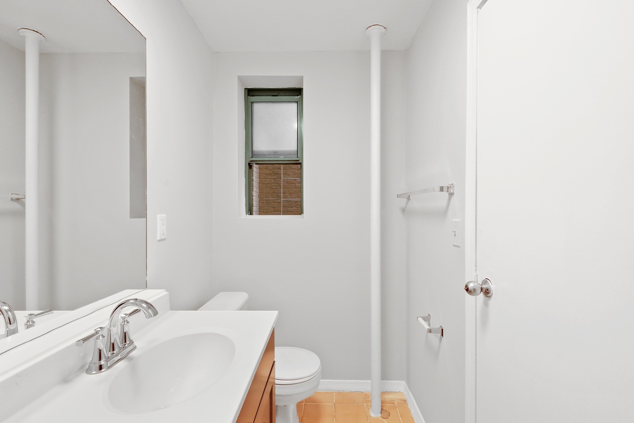 #488: Columbus Circle - Studio (Full) - #488: Columbus Circle - Gallery - 6