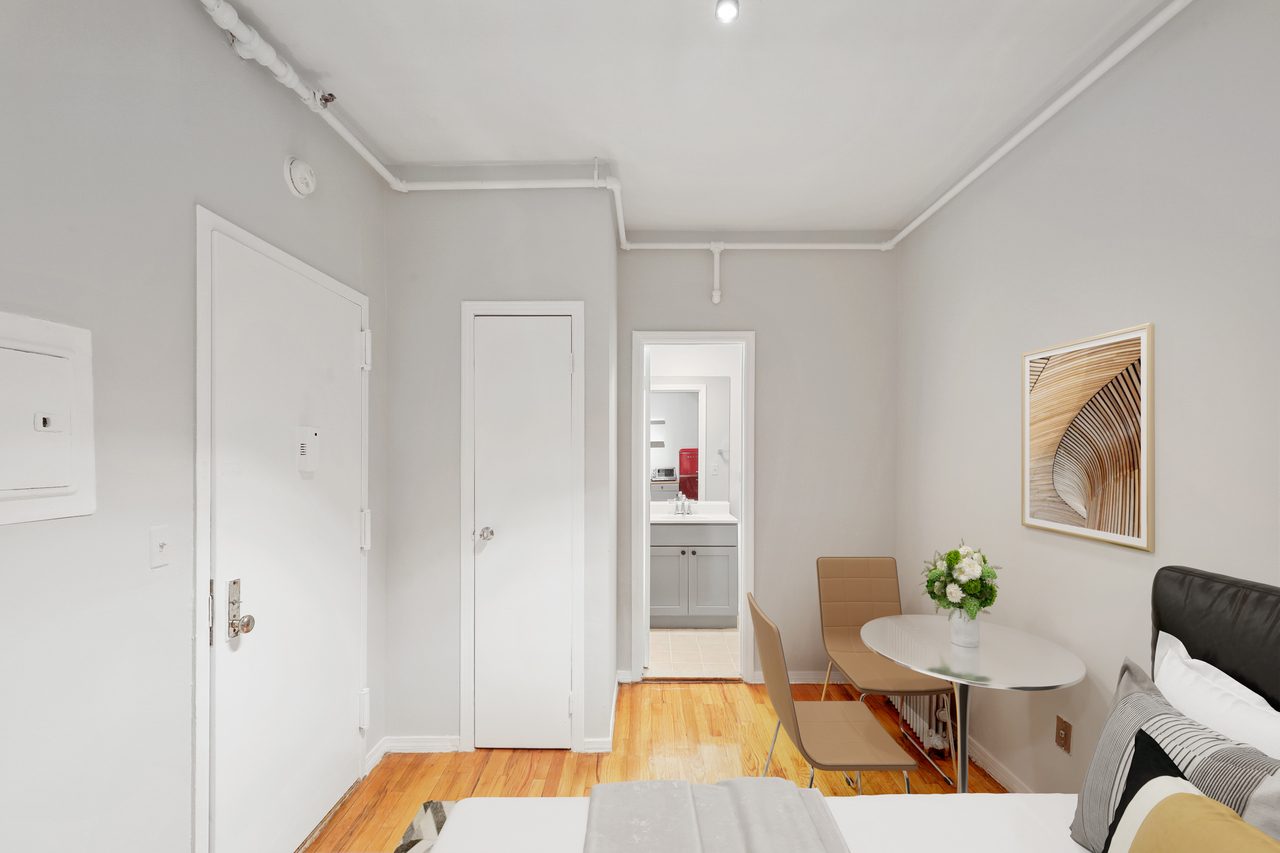 #488: Columbus Circle - Studio (Full) - #488: Columbus Circle - Gallery - 10