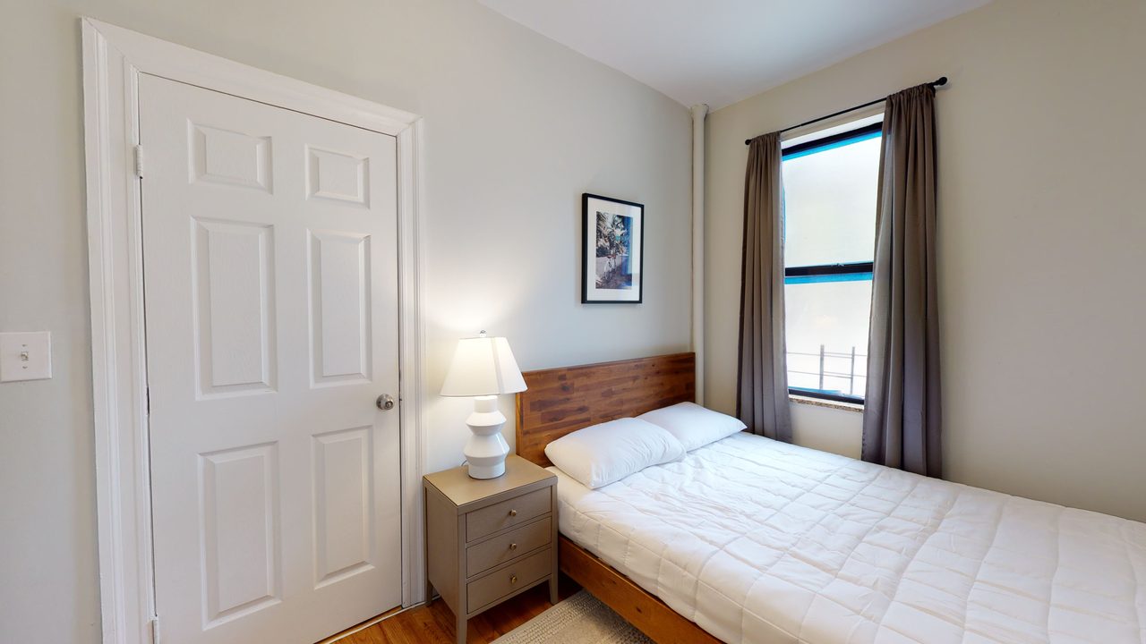 #595: Hamilton Heights - Queen Bedroom C - 3