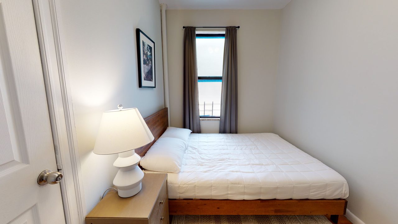 #595: Hamilton Heights - Queen Bedroom C - 4