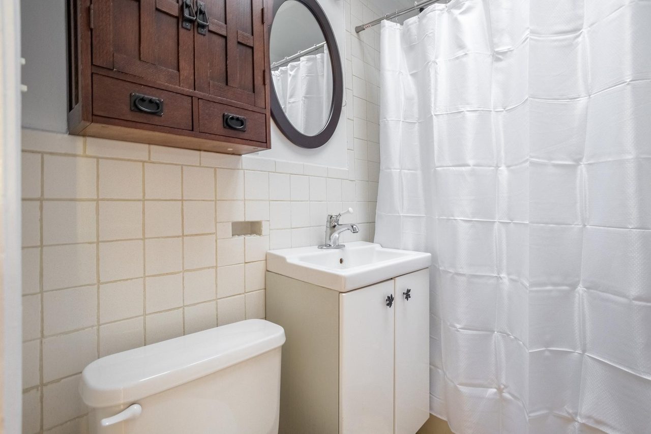  #1591: Columbia Heights - Studio (Full)  -  #1591: Columbia Heights  - Gallery -  13