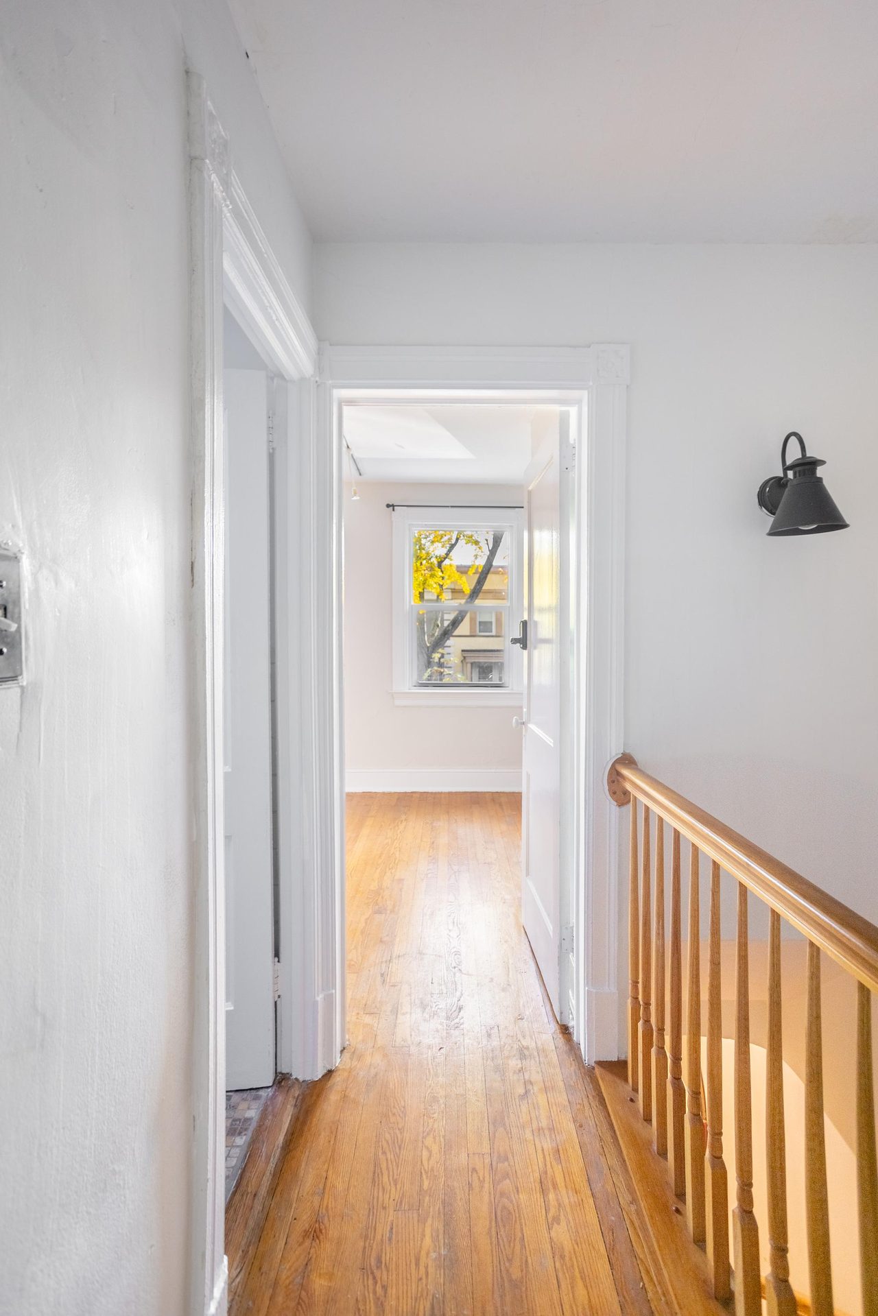  #1591: Columbia Heights - Studio (Full)  -  #1591: Columbia Heights  - Gallery -  14