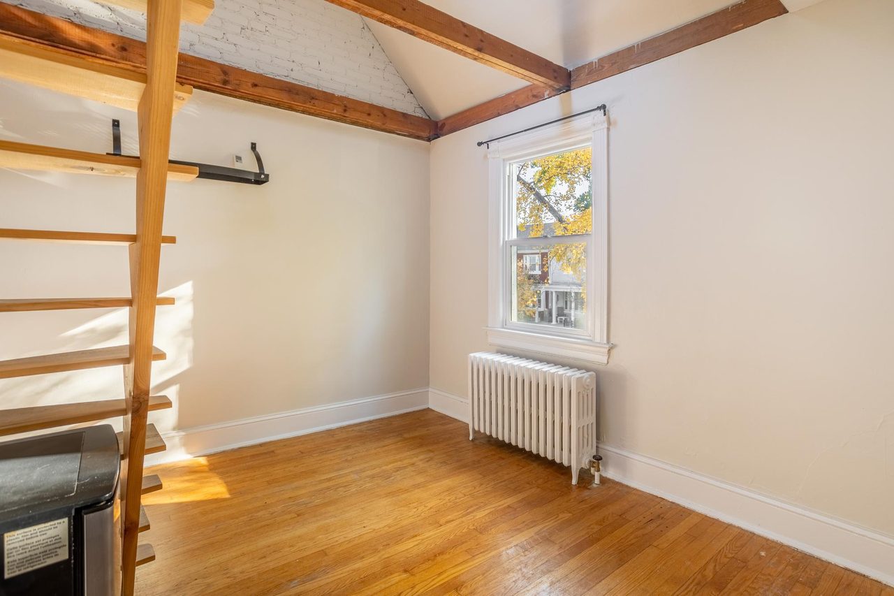  #1591: Columbia Heights - Studio (Full)  -  #1591: Columbia Heights  - Gallery -  9