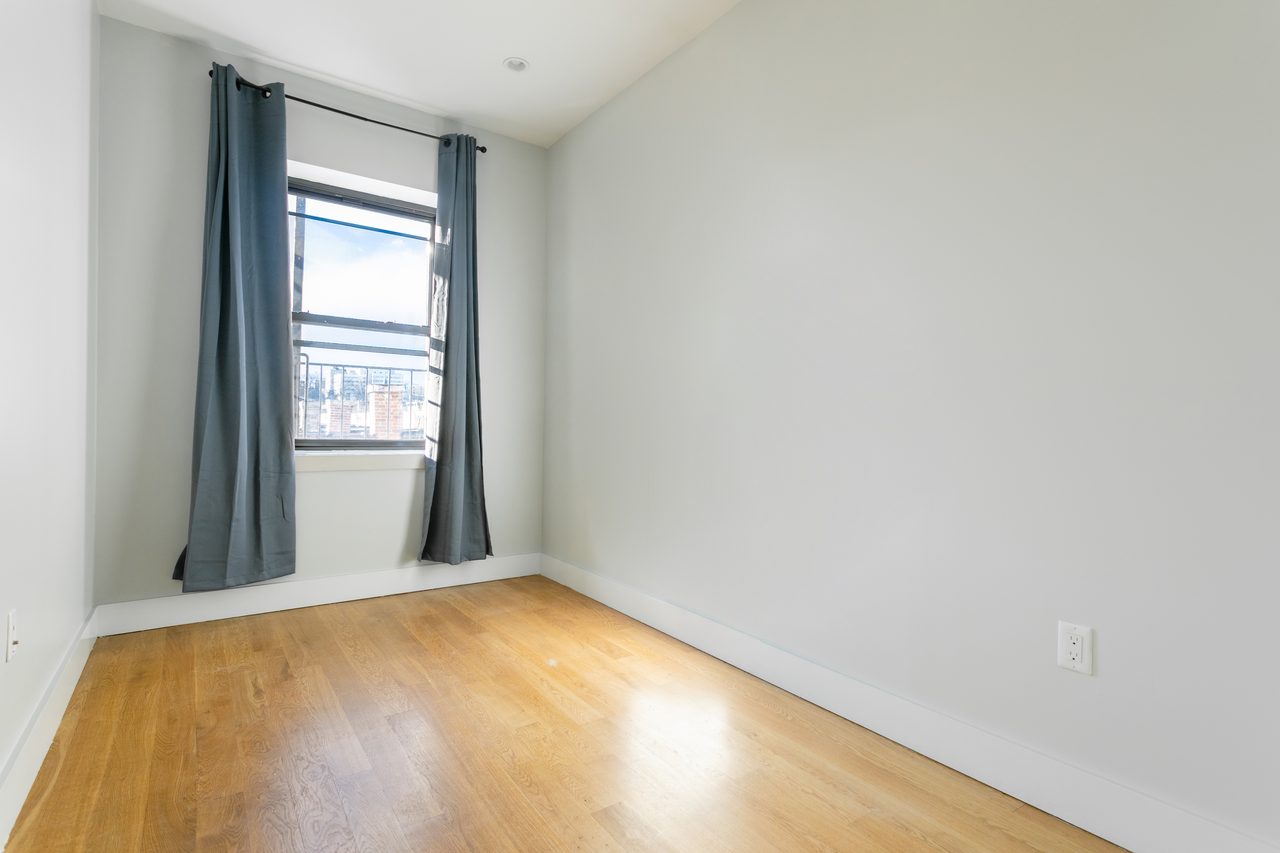 #1091: Central Harlem - Full Bedroom B - 2