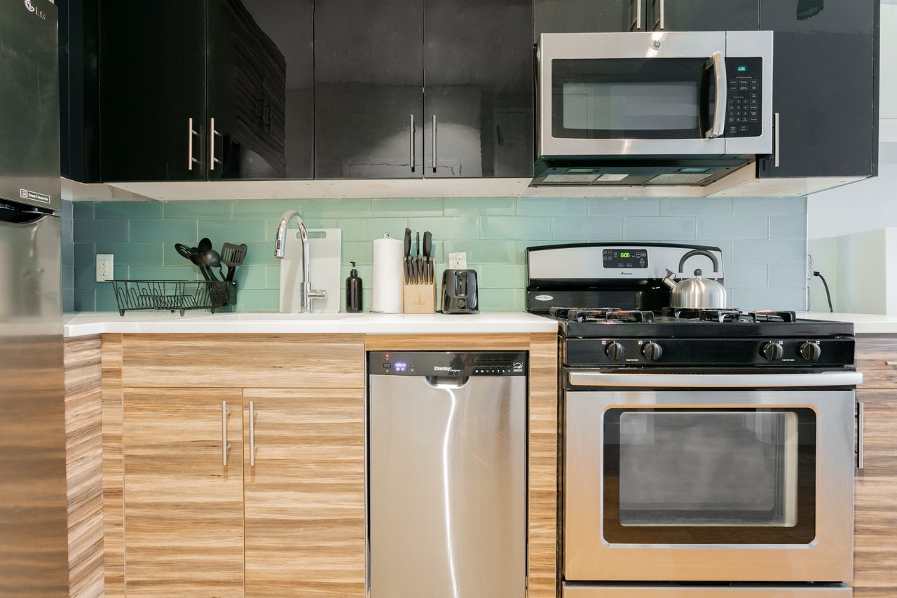 #1091: Central Harlem - Full Bedroom B - 6