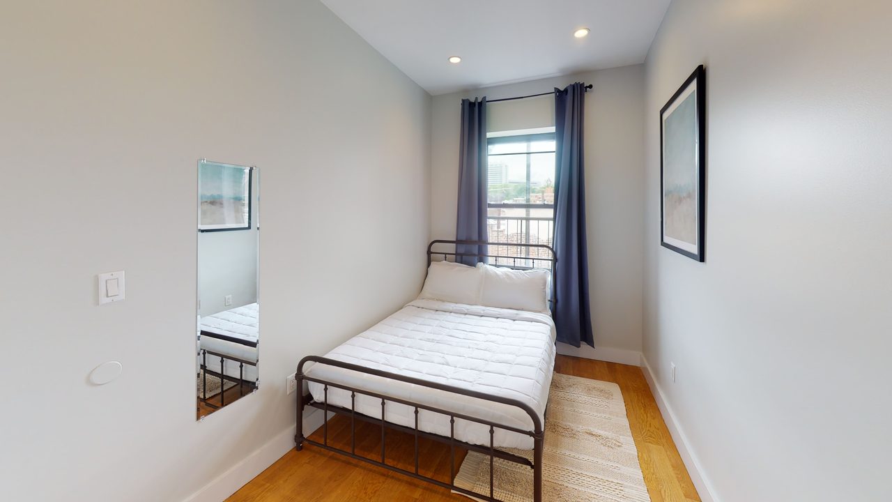 #1091: Central Harlem - Full Bedroom B - 11