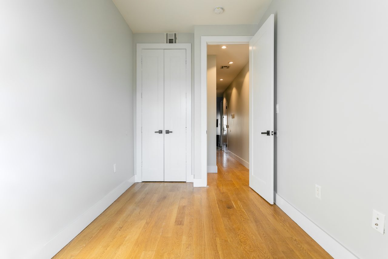 #1091: Central Harlem - Full Bedroom B - 3