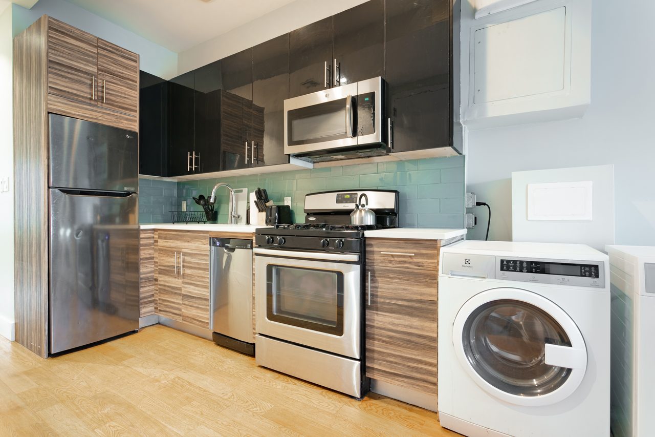 #1091: Central Harlem - Full Bedroom B - 5