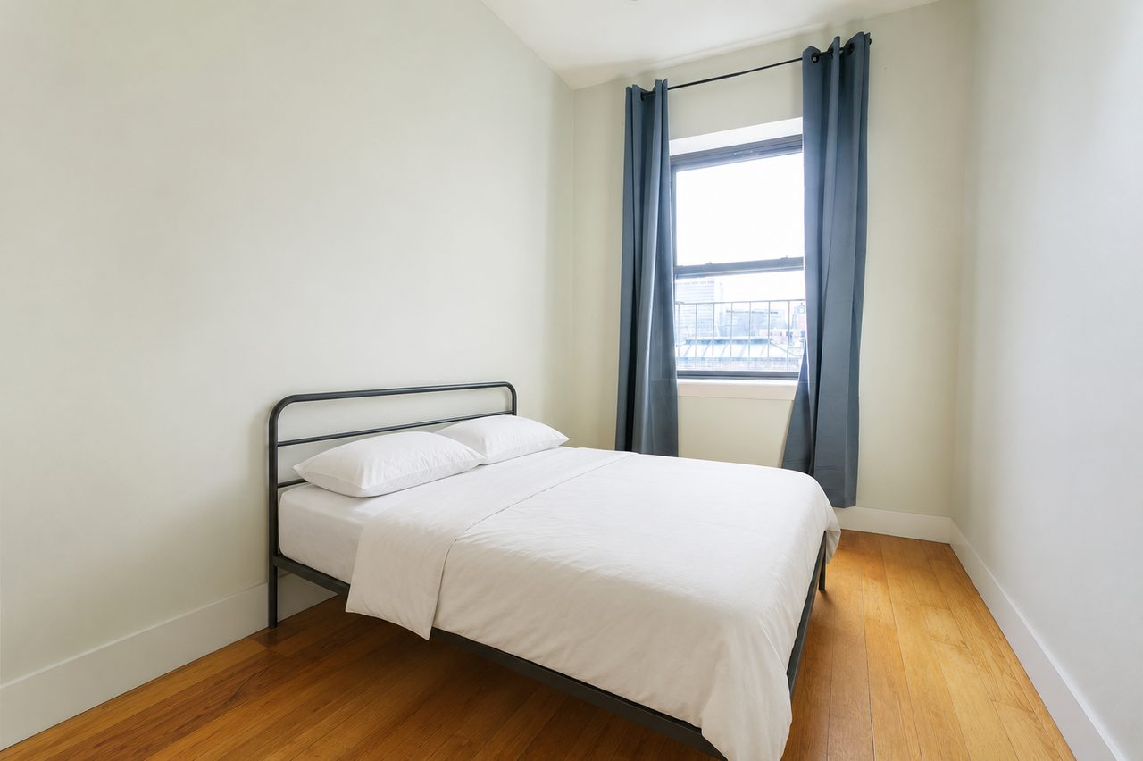 #1091: Central Harlem - Full Bedroom A - 8