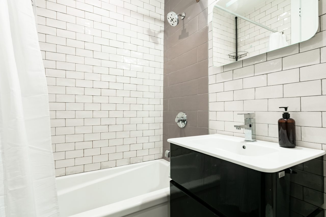 #1091: Central Harlem - Full Bedroom A - 5