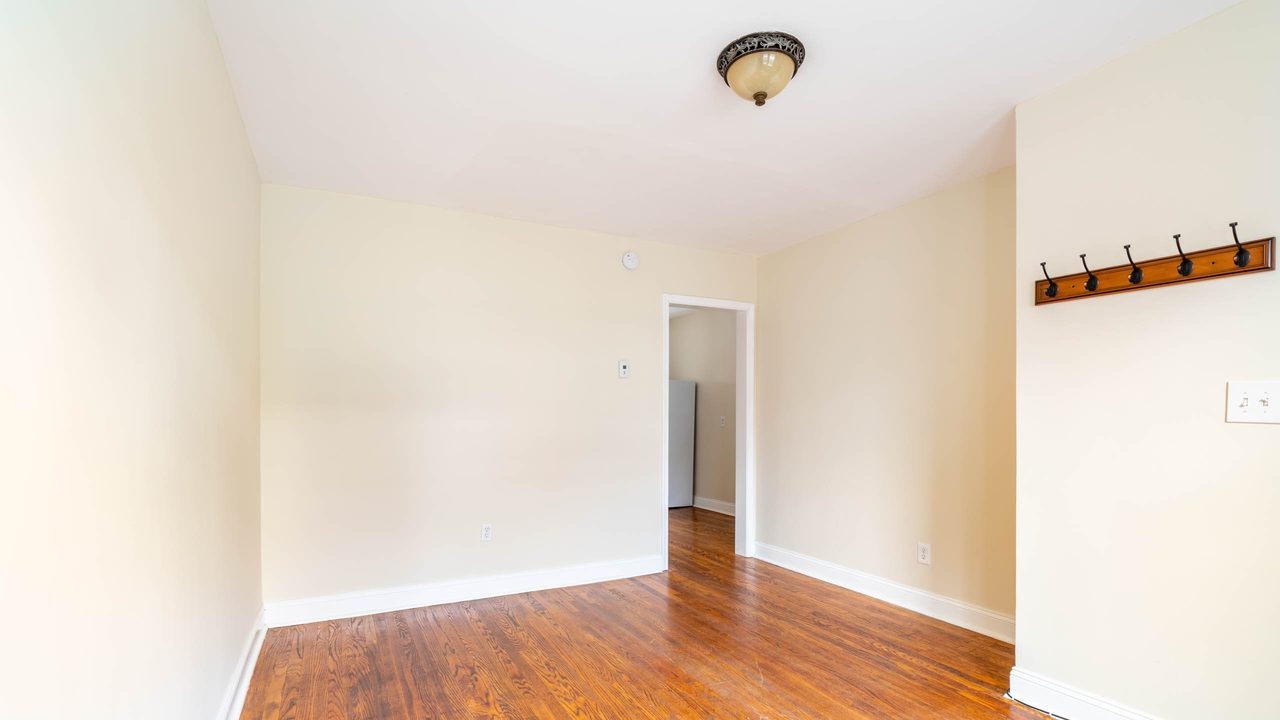 #1624: Edgewood - 1 Bedroom (Queen) - 8