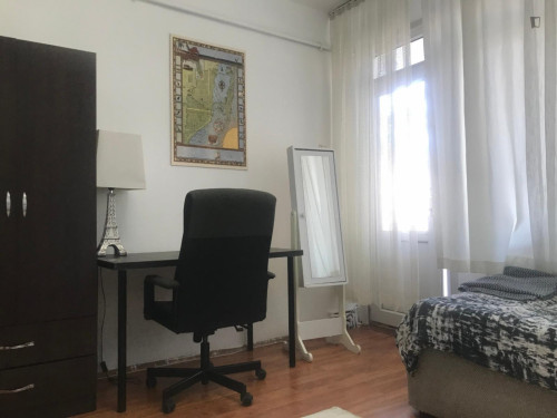 Homely single bedroom in Beyoğlu
