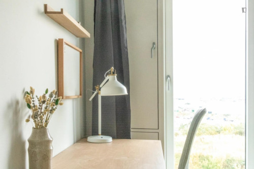 Comfortable single bedroom in shared flat in Holmen