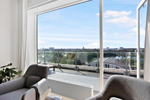 Bright single bedroom in modern shared flat in Holmen