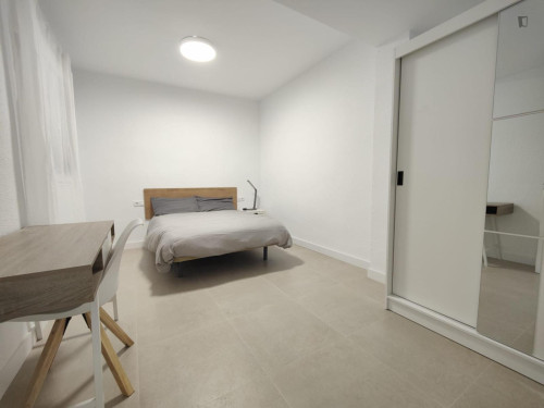 Astonishing Double Bedroom close to Jaume I University