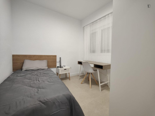 Captivating Single Bedroom close to CEU Cardenal Herrera - Campus Castelló