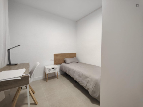 Captivating Single Bedroom close to CEU Cardenal Herrera - Campus Castelló