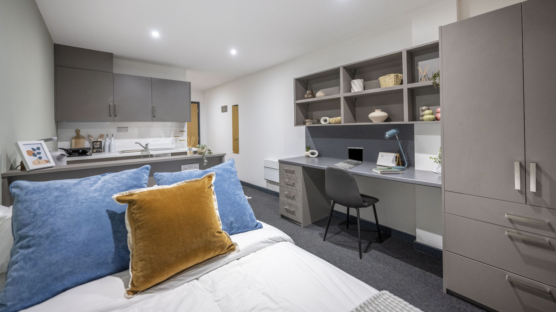  Gold Plus Studio  -  Icon House  - Gallery -  1