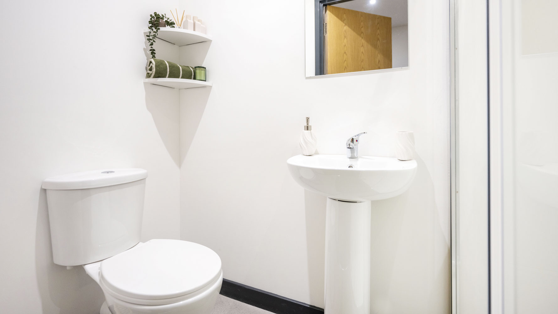  Gold Plus Studio  -  Icon House  - Gallery -  2