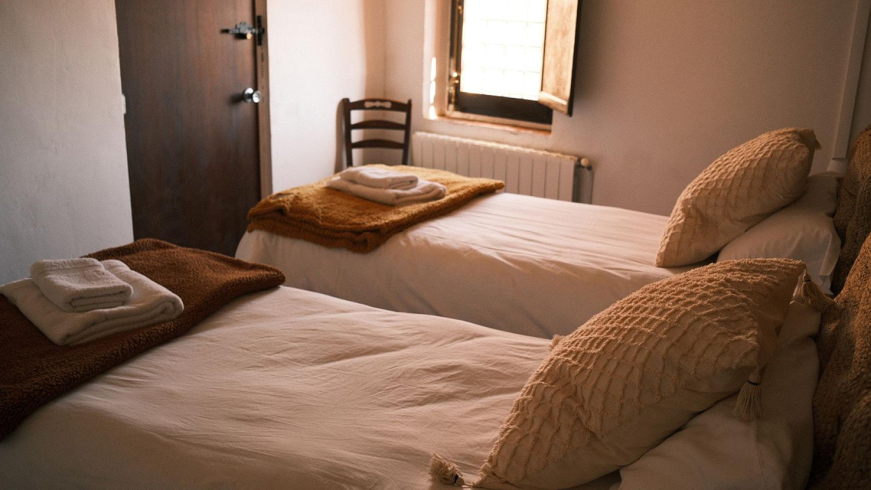  Bed In A 2-Bed Mixed Gender Room  -  La Fortesa Home  - Gallery -  6