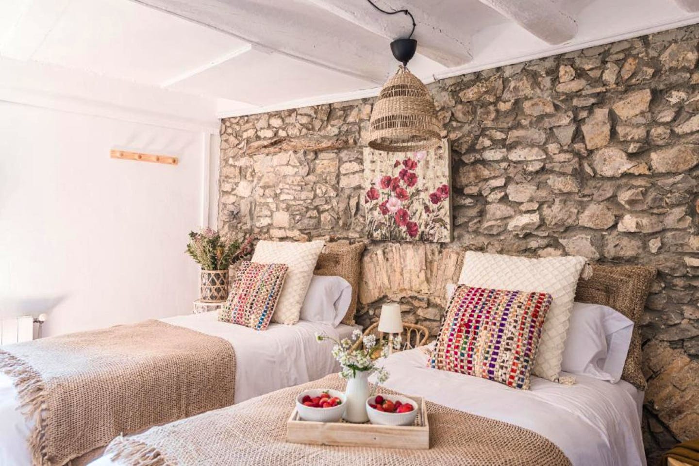  Bed In A 2-Bed Mixed Gender Room  -  La Fortesa Home  - Gallery -  14
