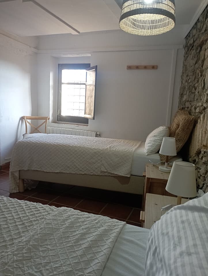 Bed In A 2-Bed Mixed Gender Room  -  La Fortesa Home  - Gallery -  1